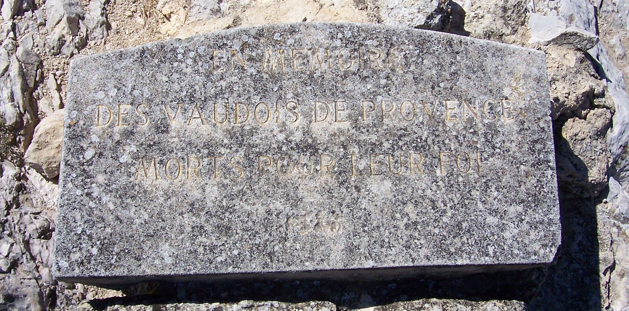 En_mémoire_des_Vaudois_de_Provence_morts_pour_leur_foi